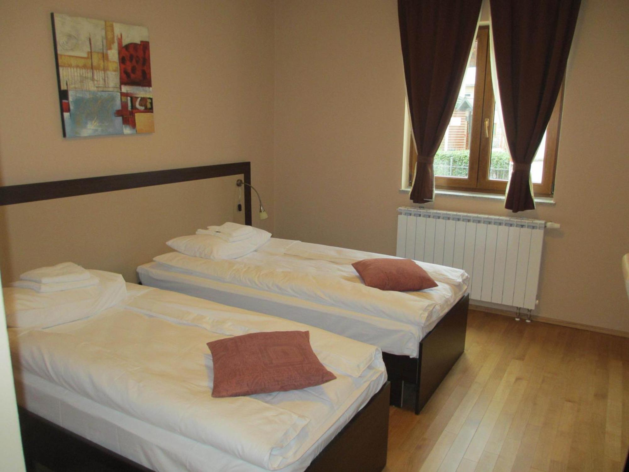 Apartments Manjan Красно Поле Екстериор снимка
